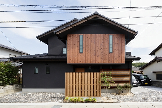 株式会社北屋建設『格子のあるモダン民家』