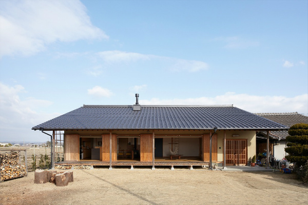 株式会社なんば建築工房『田園風景に溶け込む「大屋根の和風平屋住宅」』