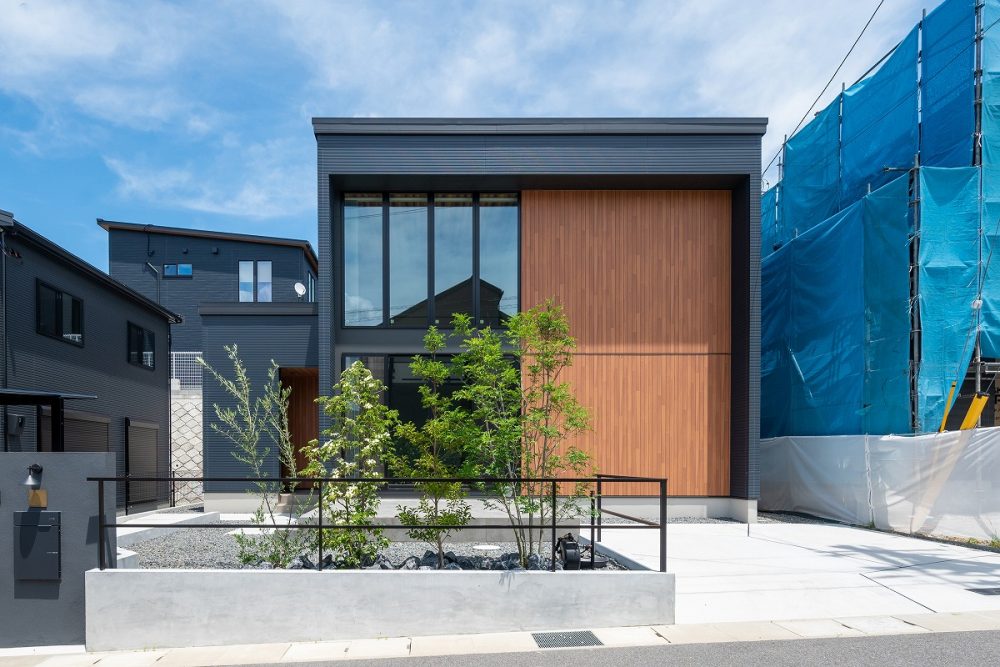 アイデザインホーム『28帖の広々LDKと大きな吹抜けで開放感抜群の家』